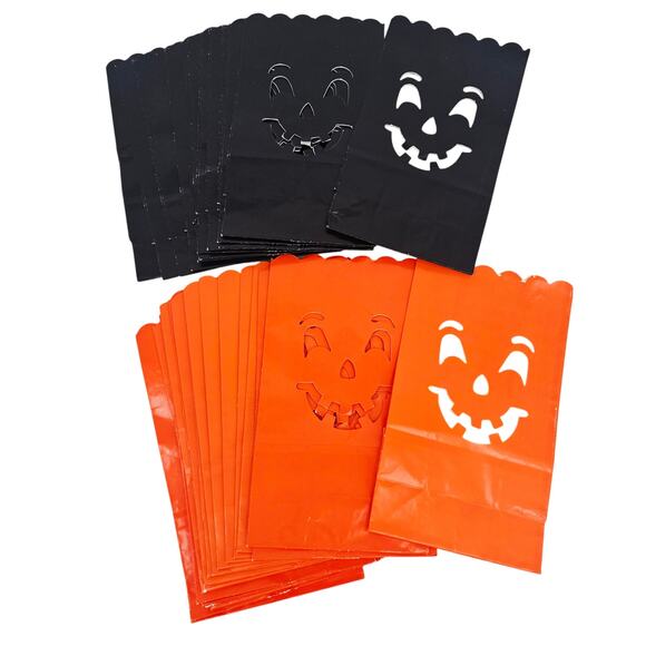 Vintage Halloween Bags Orange Black Jack-O-Lantern Die Cut Candle Bags Lot of 30 - Picture 1 of 10